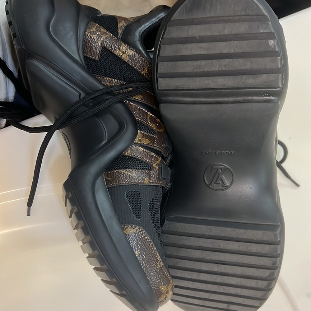 NEW LISTING: Louis Vuitton sneakers‼️ - Picture 6 of 6
